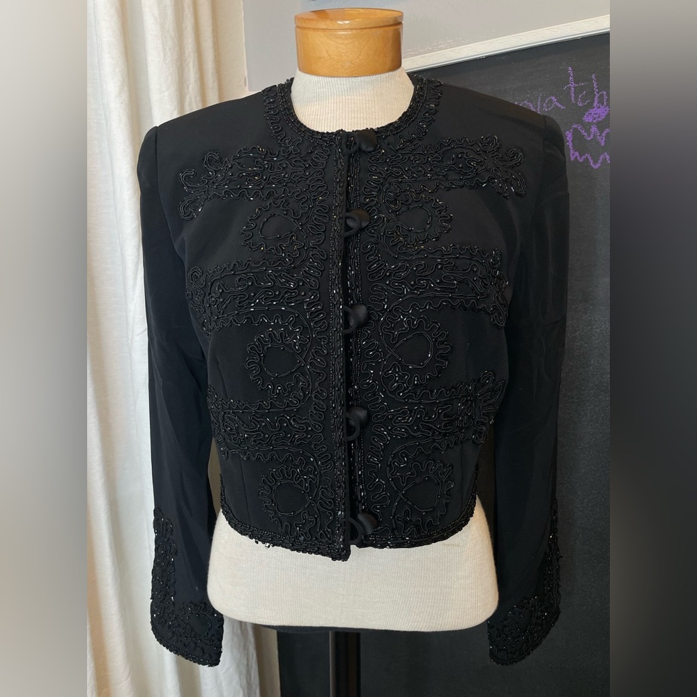 Gorgeous beaded cropped jacket size 6 (S)